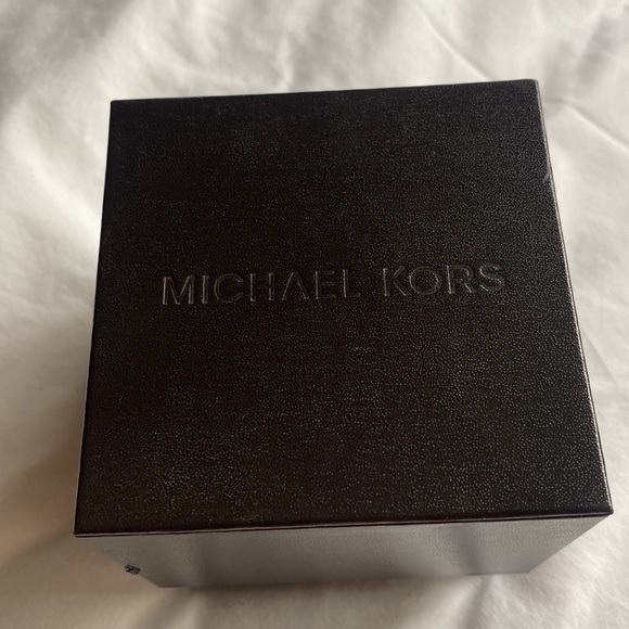 🕰MK chronographe over size watch - Picture 10 of 10